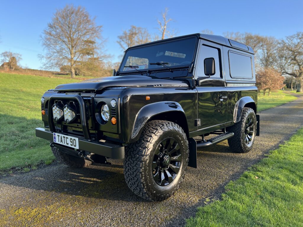 Land Rover Defender 90 - BLACK | TATC