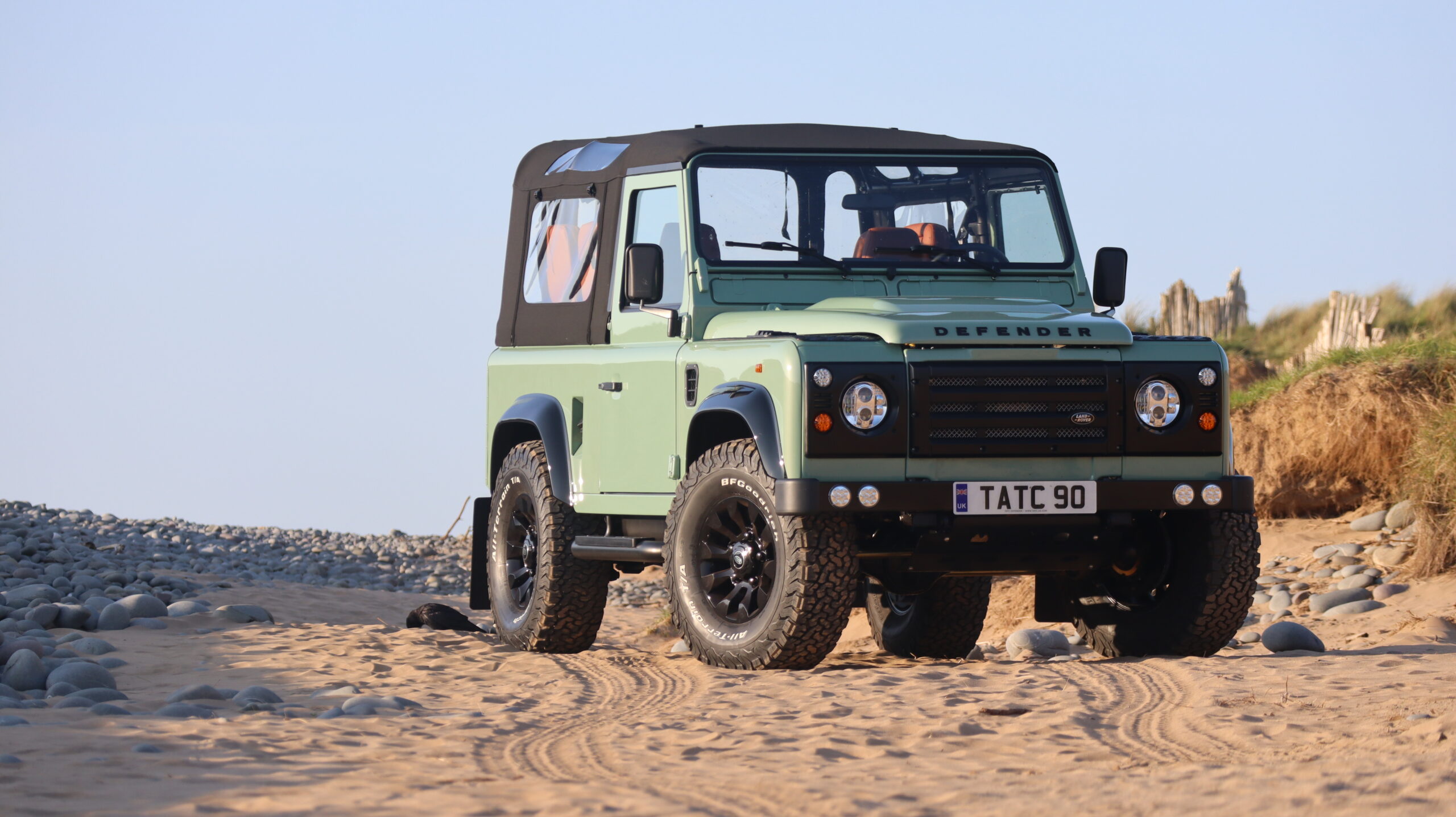 land rover defender 90