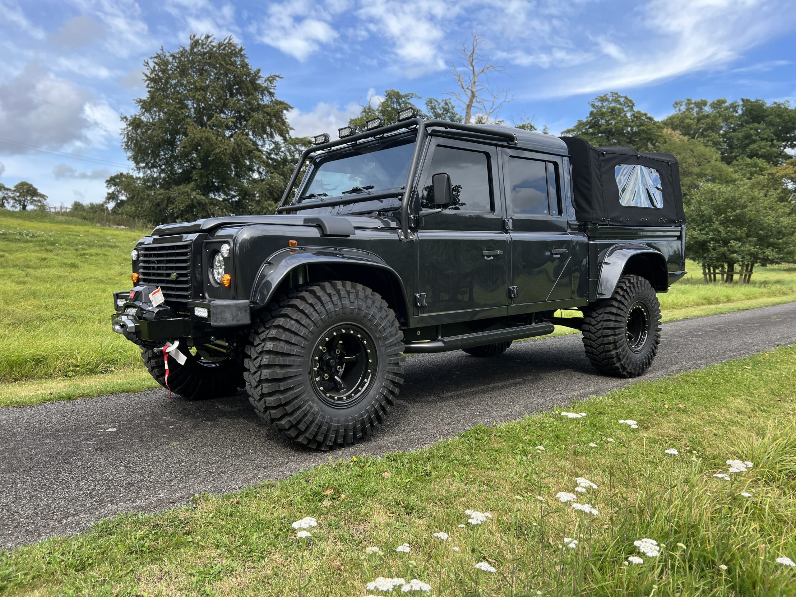 land rover defender 130